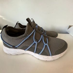 Vionic slip on sneakers